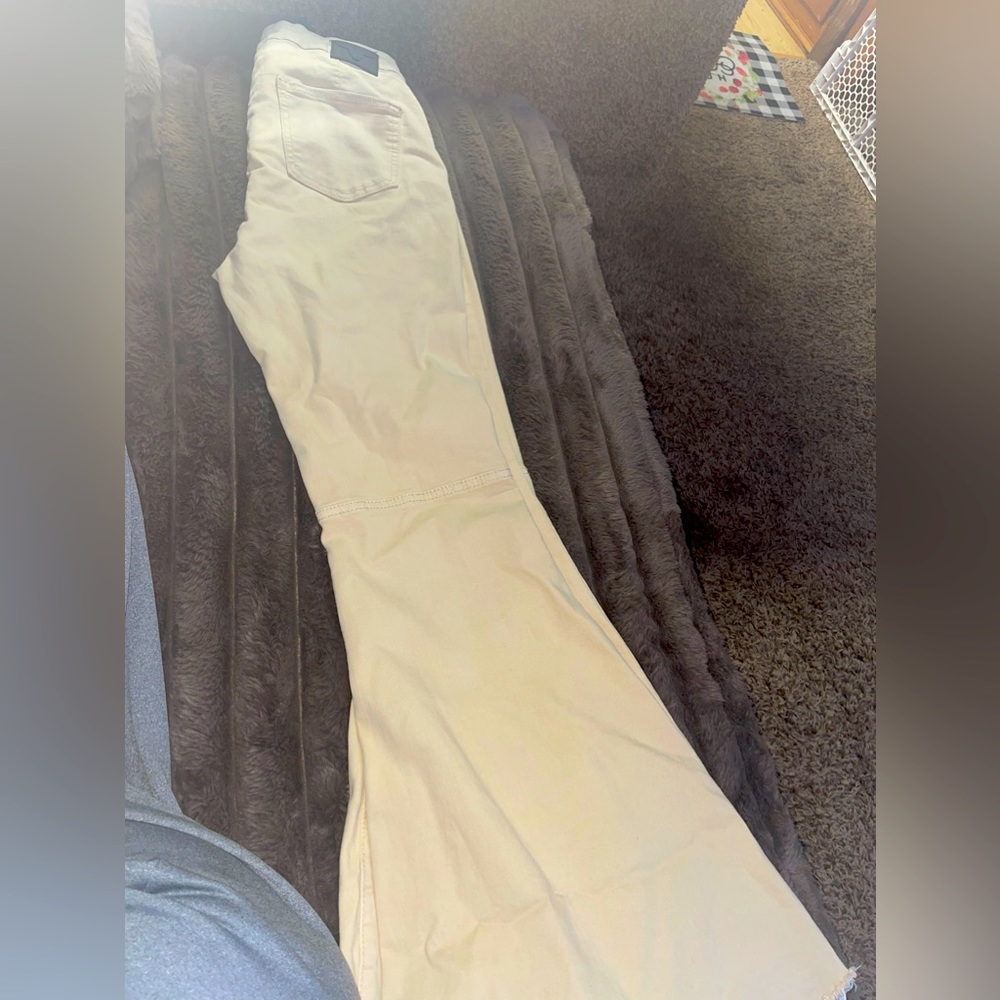 Mustard yellow flares